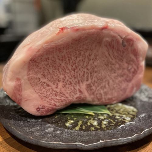 We offer A5 rank high-quality meat at the strongest cost performance ♪