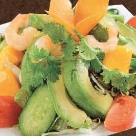 Avocado mango shrimp salad