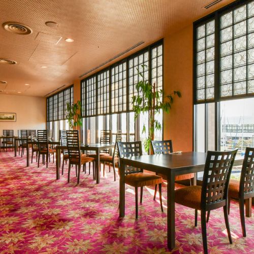 <p>≪Table seat for 3 people≫ This table seat is welcome to be used for various occasions such as anniversaries and girls&#39; night out ♪ Please enjoy a wonderful time with your loved ones in a modern atmosphere. Please spend your time at our store◎</p>