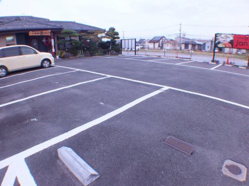 駐車場完備☆40台収容！