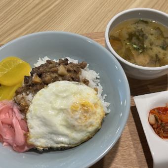 和牛ルーローハン定食 Wagyu Braised Pork Rice Set