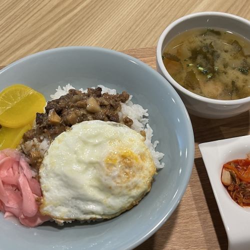 和牛ルーローハン定食 Wagyu Braised Pork Rice Set