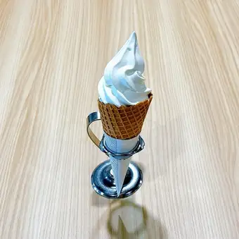 ミルクソフトクリーム　Milk Soft-Serve Ice Cream