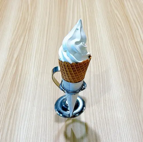 ミルクソフトクリーム　Milk Soft-Serve Ice Cream