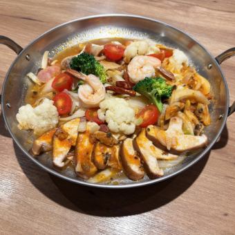 トマト麻辣湯？！麻辣トリチャーナ鍋☆忘年会に☆飲み放題付☆3名様以上からご利用可