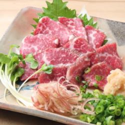 特選霜降り馬刺し