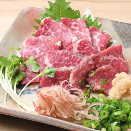特選霜降り馬刺し