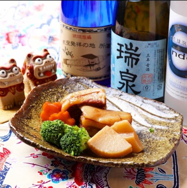 とろけるような柔らかさと濃厚な旨みが魅力の沖縄伝統料理ラフテー