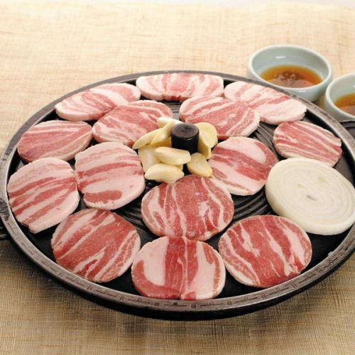 五感で楽しむ肉料理