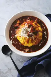 ごろっと牛肉オムライス