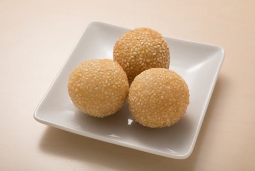 ゴマ団子