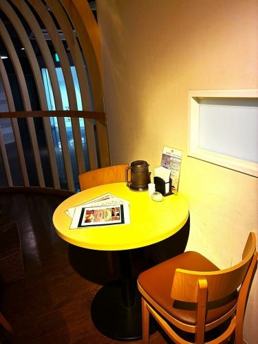 清潔感あふれるカフェのような雰囲気で快適なお食事を◎