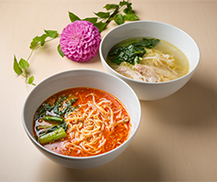 担々麺と鶏ガラスープ麺