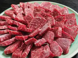 [A hearty assortment of Fukushima Kuroge Wagyu beef and Koriyama Neme beef.] Assortment of 5 to 60 photos.