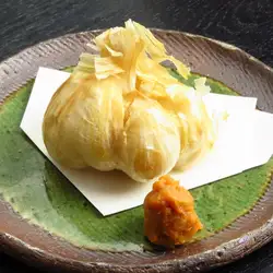 [Root vegetables] Deep fried garlic