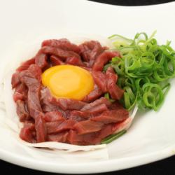 Horse meat yukhoe