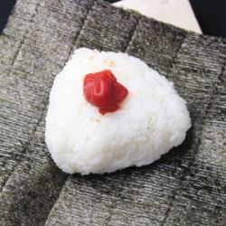 Specialty rice ball (plum and salmon)