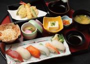 Nigiri sushi and tempura set meal