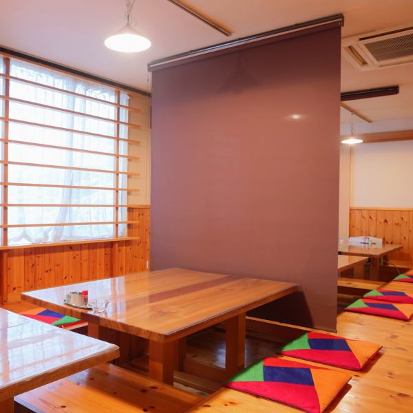 The digging tatami-style tatami mat seats allow you to create a semi-private room space using separate partitions according to the number of people ☆ Enjoy conversations with friends fully! We will guide you at intervals.