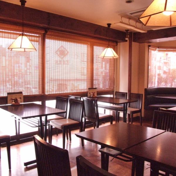 There is also a second floor ♪ counter seat for spacious and spacious relaxation, so please use it for singles and couples.Walking a lot in sightseeing, I get hungry.Please come to eat [Asakusa Hitsumabushi] for hungry!