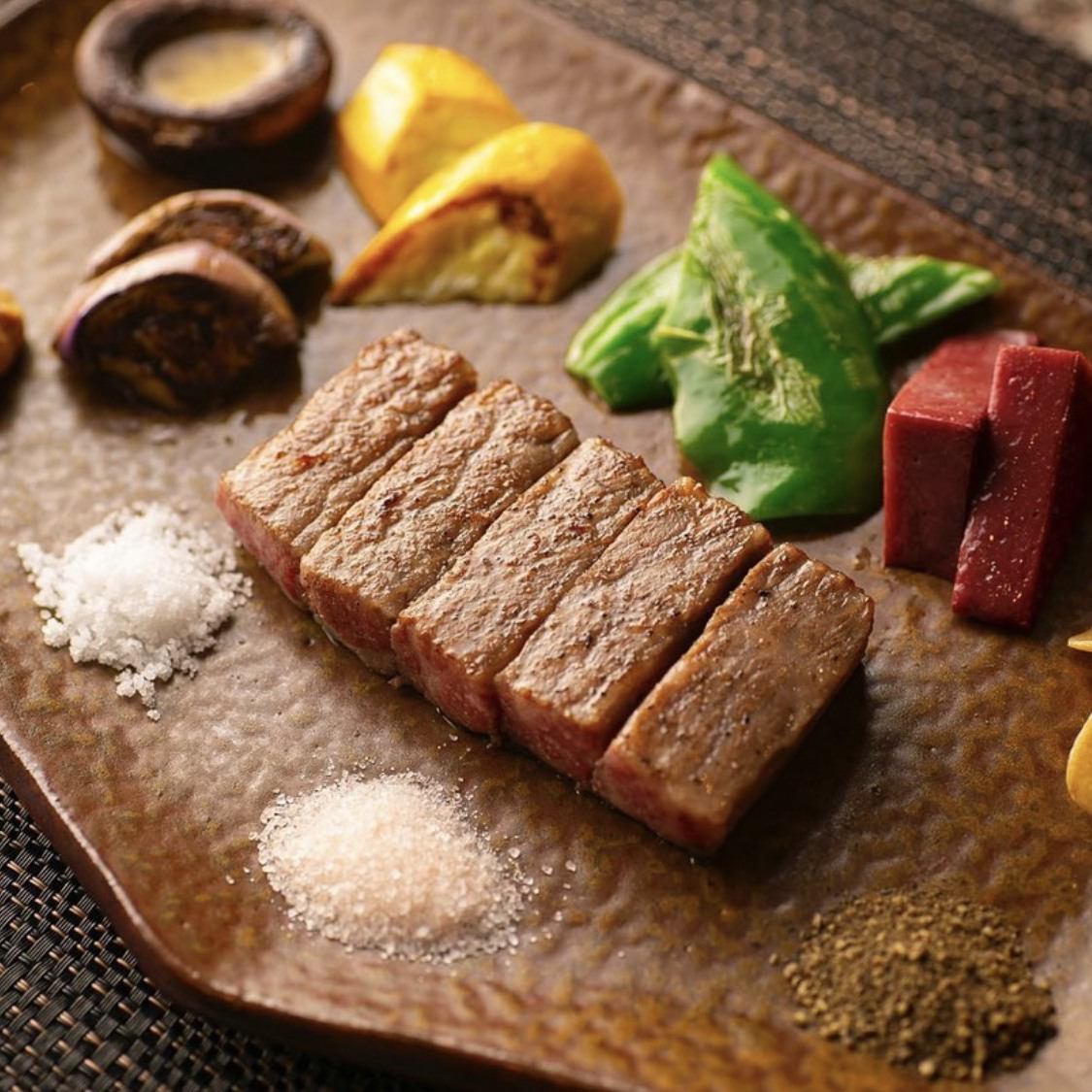 今日は贅沢気分で！限定のハンバーグランチなどもご用意♪