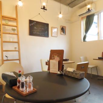 連結も可能なテーブル席