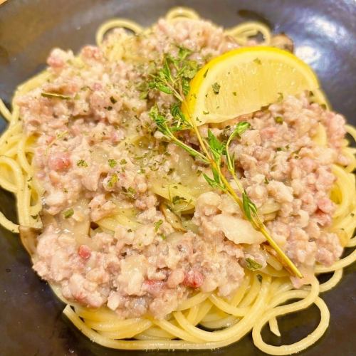 モール温泉豚の燻製塩ボロネーゼ