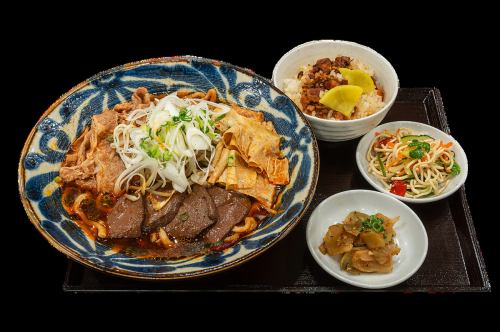 麻辣牛肉麺+ルーロー飯セット