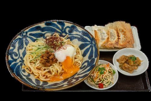 紅油燃麺+焼餃子セット