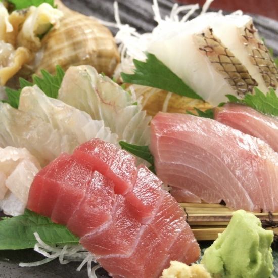 Fresh fish with outstanding freshness, mainly from nearby seas.The rare [Mouka no Hoshi] is also...