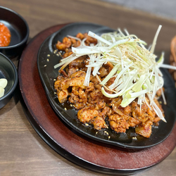 鉄板ジェユク  (豚肉の旨辛炒め) 