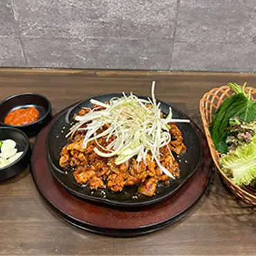 鉄板ジェユク  