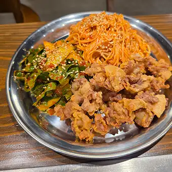 ピリ辛ビビン麺