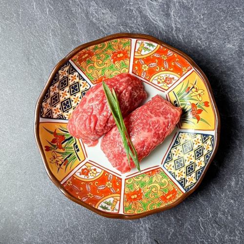 肉寿司(2貫)