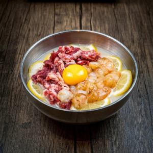 Lemon cold noodles topped with Yukhoe Saew