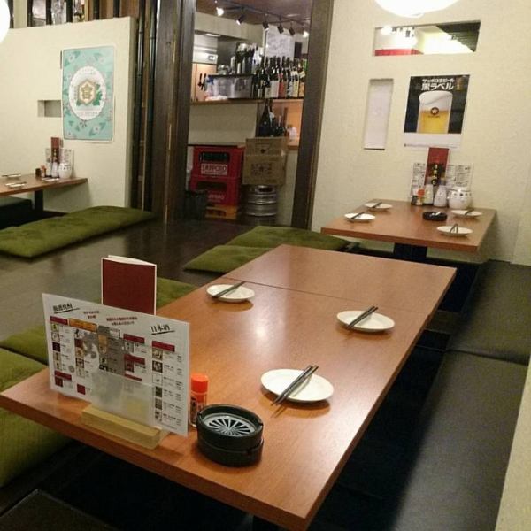 There is also a cozy tatami room and digging seats ♪