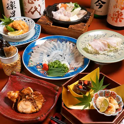 【極上の贅沢を】心ゆくまで堪能する天然とらふぐ特選コース　9品　18000円