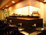 <p>There are also counter seats where you can have a lively conversation with the owner.</p>