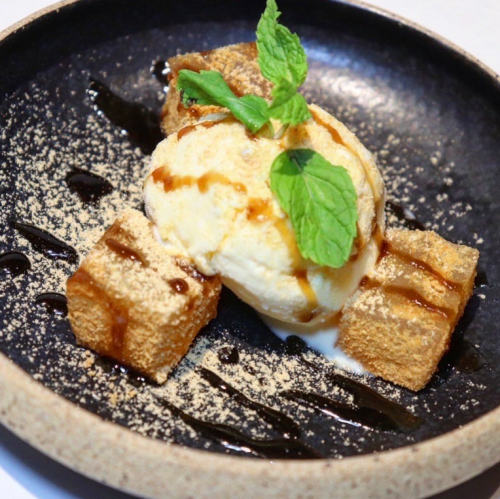 蕨饼和香草冰淇淋