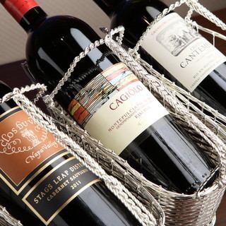 我们提供多种葡萄酒供您选择，可与您最喜爱的菜肴完美搭配！