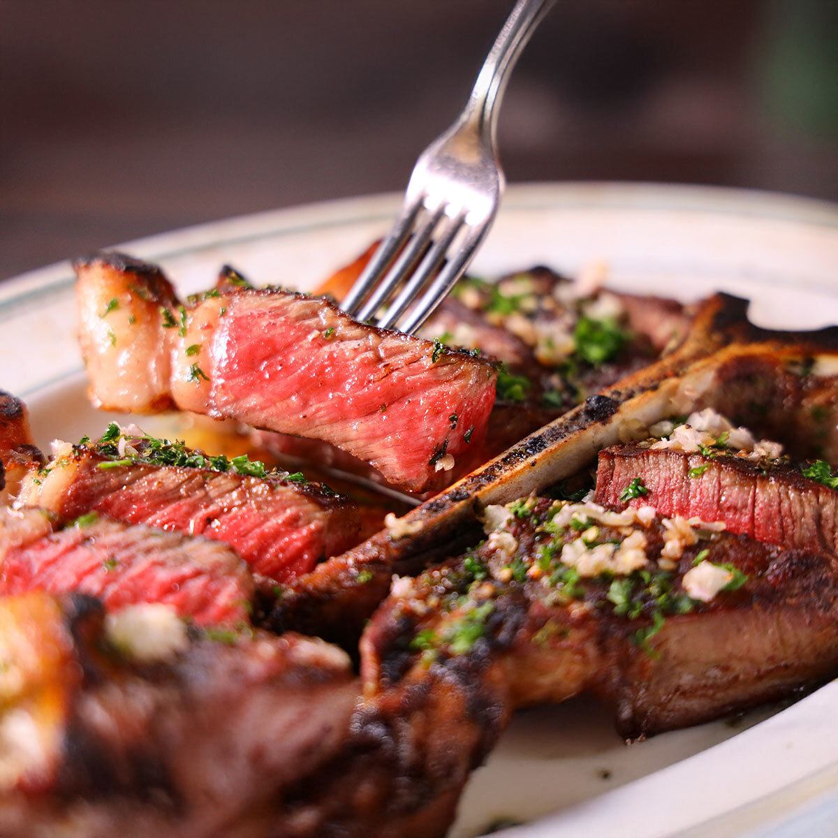 Our T-bone steak has been a popular choice since we opened!! With a cost ratio of over 50%, it's our top recommendation♪