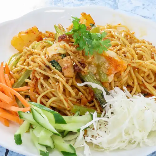 缅甸风味炒面（鸡肉/猪肉）