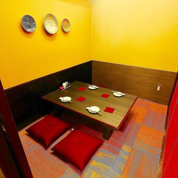 可容纳2～4人的包房空间，可用于轻松的约会和纪念日。【Toyota Meat Sushi Motsunabe 女子会生日宴会】