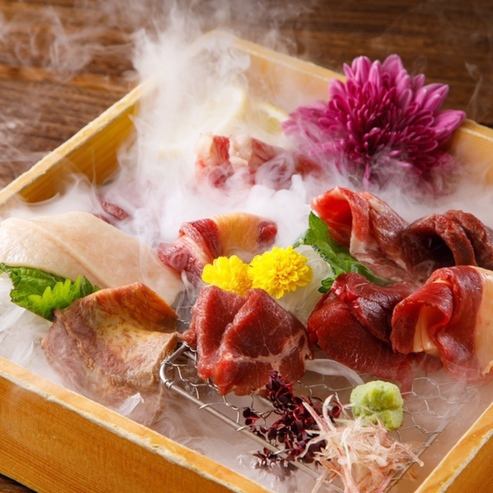 Assortment of 10 types of horse sashimi