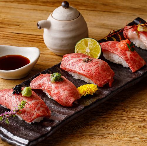 名物の肉寿司