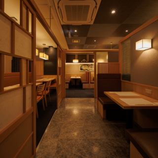 店内全50席。様々なタイプのテーブル席をご用意しております。20名様~貸切のご予約も承っております◎シーンに合わせて幅広くご利用いただけます。