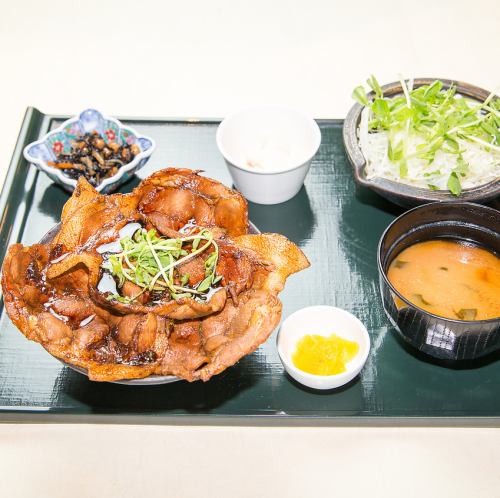 Tokachi Obihiro's famous long-established Kamogawa miso pork bowl set meal