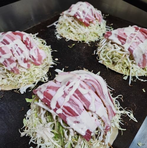 広島風お好み焼きを提供