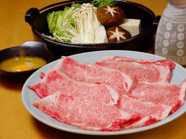 Discerning Japanese black beef A5 rank luxurious shabu-shabu and sukiyaki ♪