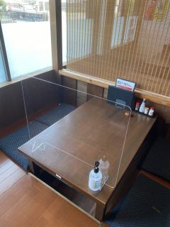 最大6名様まで収容可能なお座敷個室。ゆったり広々ご利用いただけます。